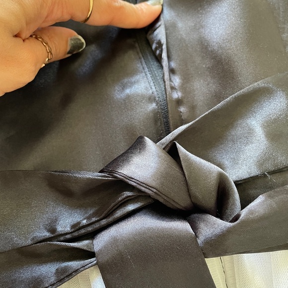 Black & White Flare Frock-Size 28(6-7 years)- Used - Picture 14 of 17